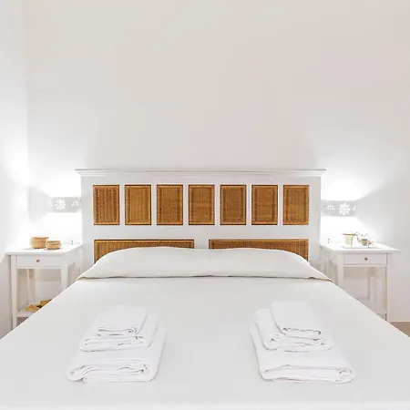 Elune Bed & Breakfast 3*