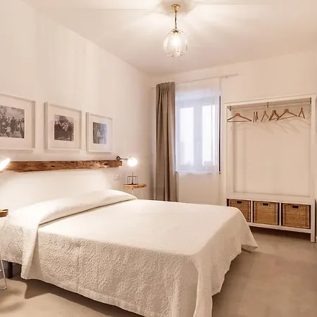 לינה וארוחת בוקר Elune