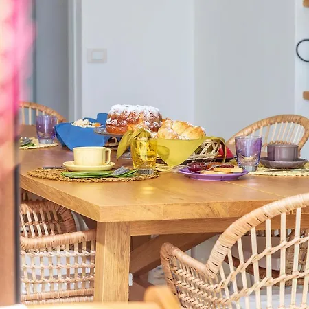 לינה וארוחת בוקר Elune 3*