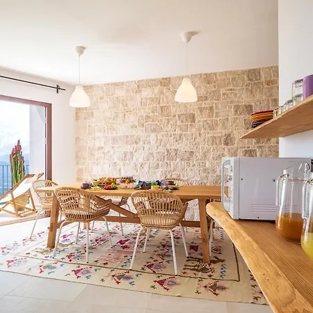 Elune לינה וארוחת בוקר