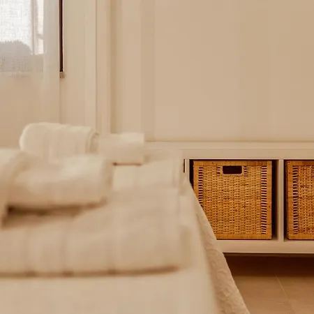 Elune לינה וארוחת בוקר 3*