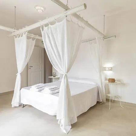 Elune לינה וארוחת בוקר 3*